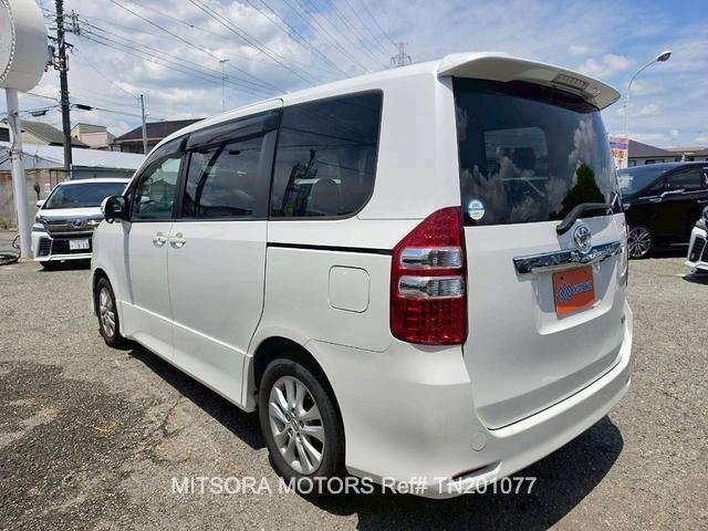 
								2010 TOYOTA NOAH SI full									