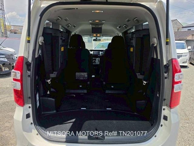 
								2010 TOYOTA NOAH SI full									