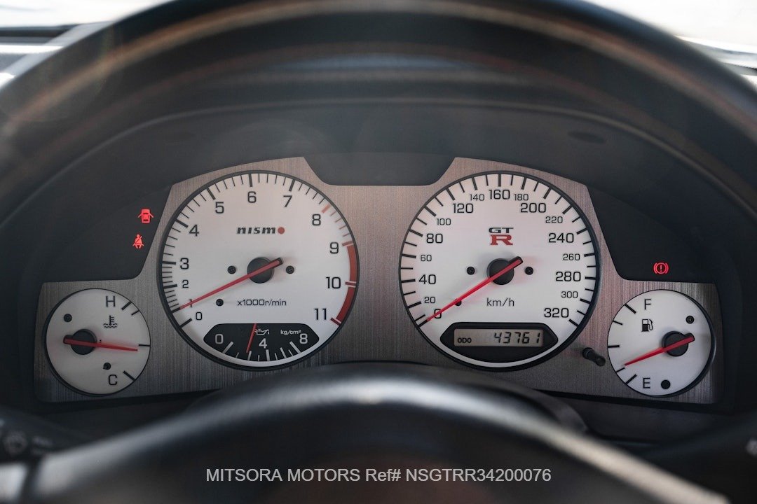 
								2000 NISSAN SKYLINE GT-R (R34) V-SPEC full									