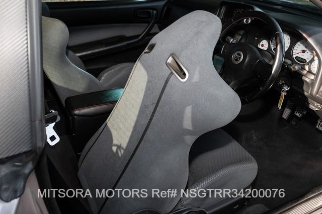 
								2000 NISSAN SKYLINE GT-R (R34) V-SPEC full									