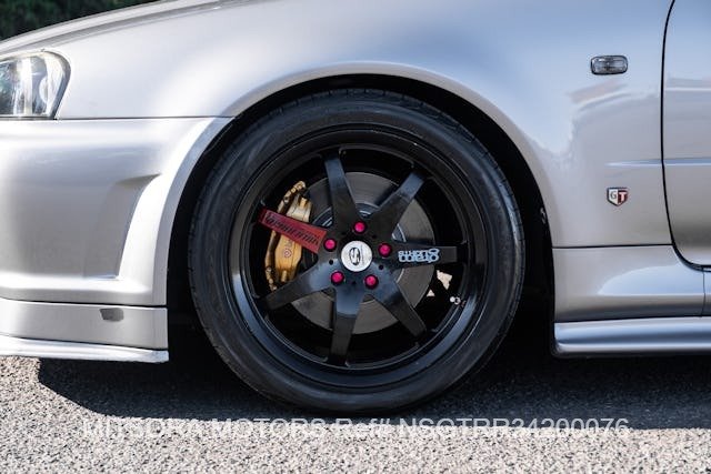 
								2000 NISSAN SKYLINE GT-R (R34) V-SPEC full									