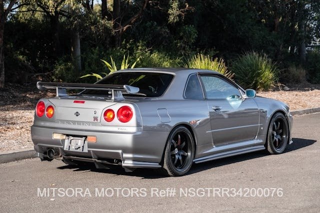 
								2000 NISSAN SKYLINE GT-R (R34) V-SPEC full									